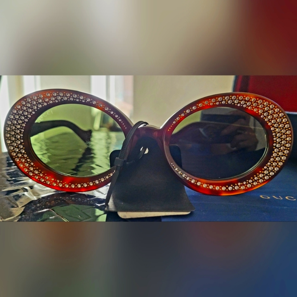 GUCCI SUNGLASSES